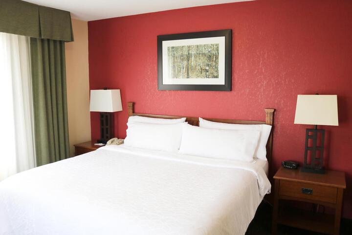 1 King Bed (6 of 10)