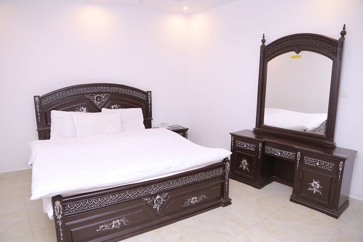 Room 5 of 14