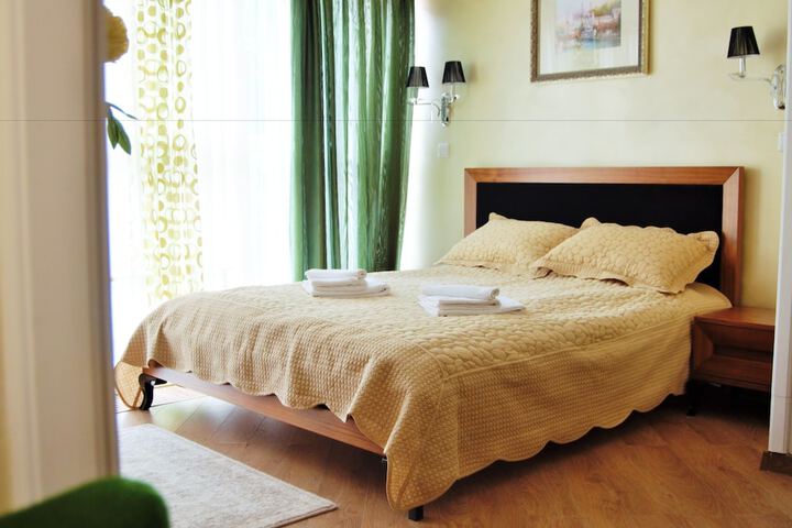 Room 4 of 34