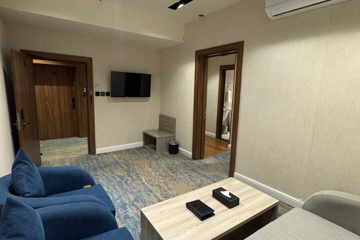 Room 22 of 32