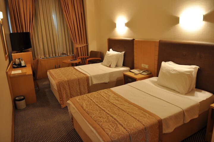 Room 10 of 34