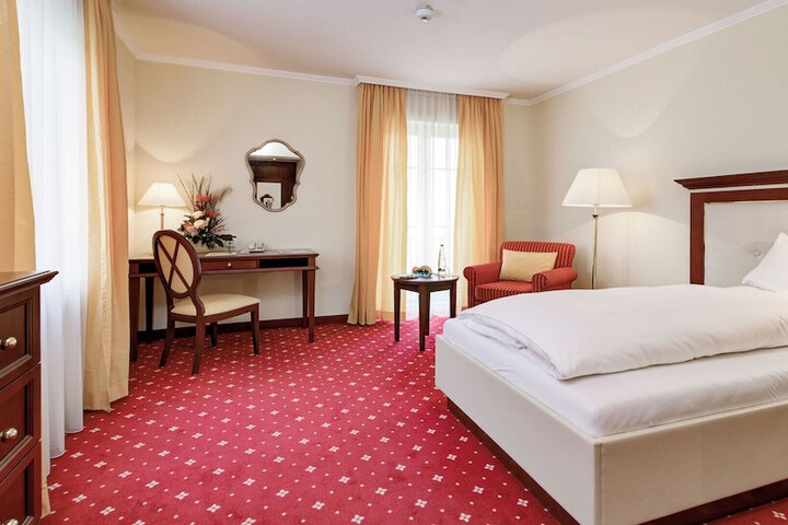 Room 5 of 31