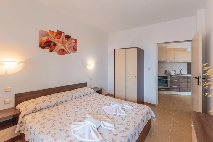 Room 6 of 21