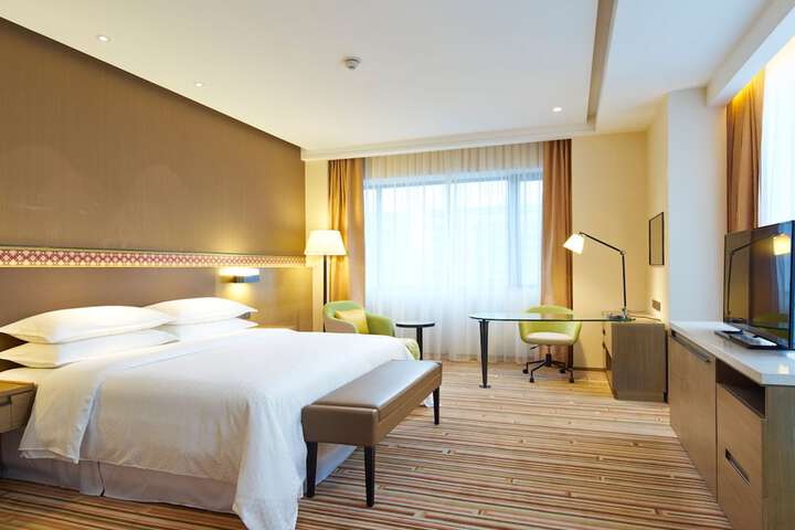 Room 3 of 41