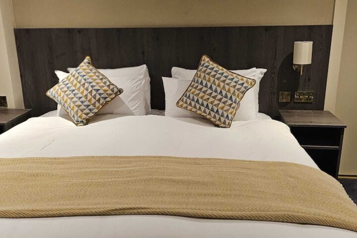 Room 19 of 295