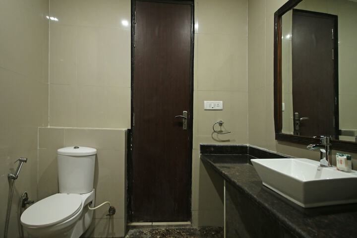 Room 13 of 21