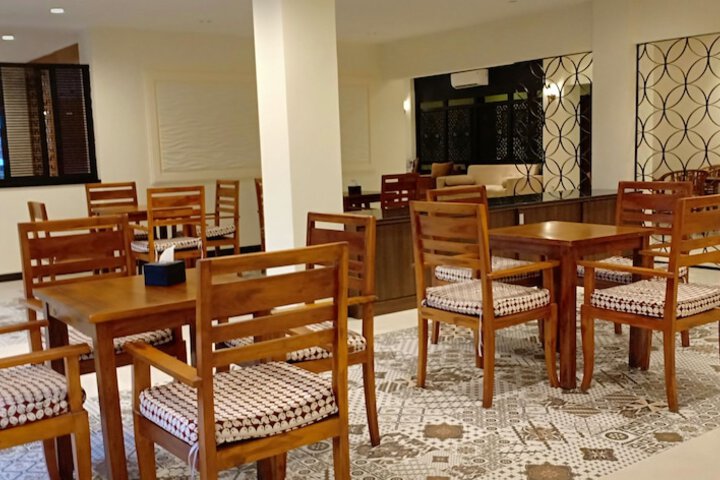 Dining Photos