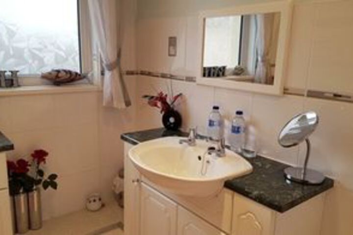 Room 4 of 23