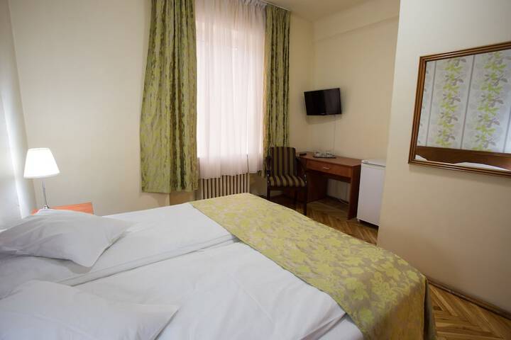 Room 7 of 35