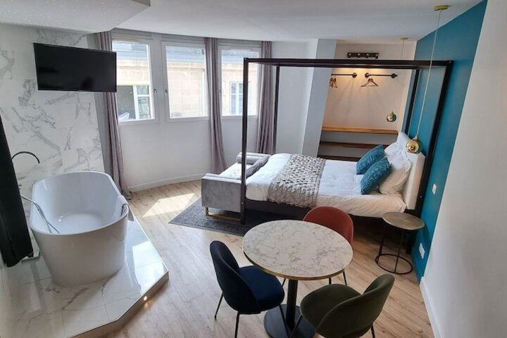 Room 22 of 39