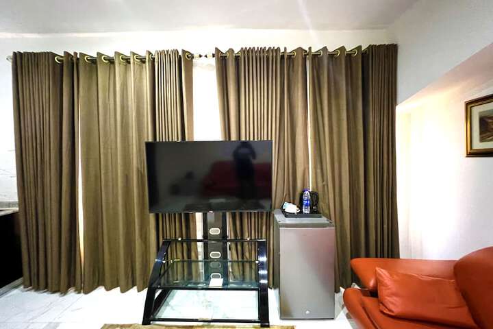 Room 30 of 100