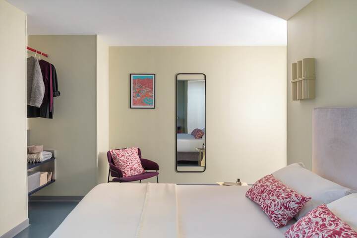 Room 43 of 83