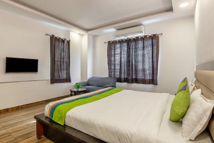 Room 14 of 38