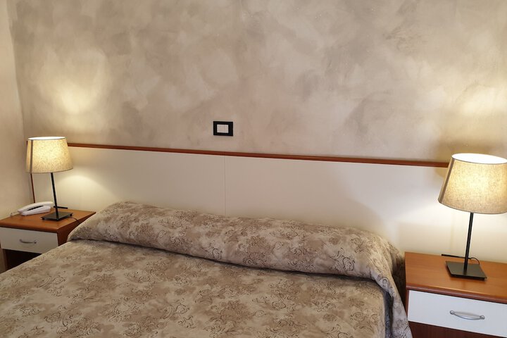 Room 4 of 35