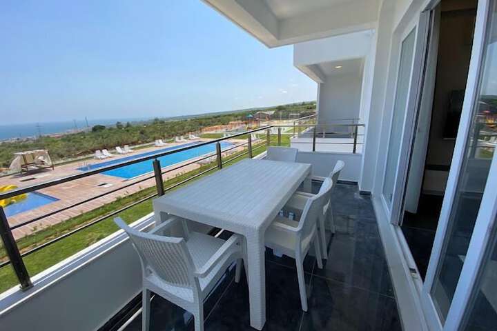 Terrace/Patio 8 of 19