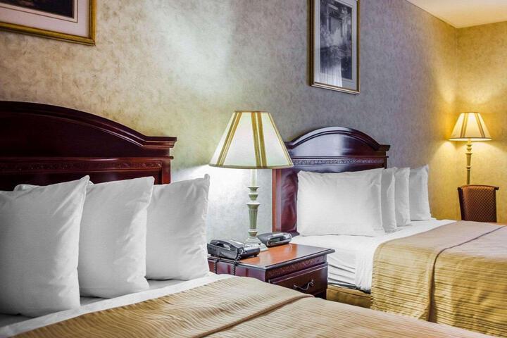 2 Double Beds (4 of 6)