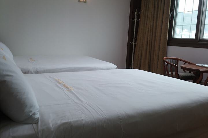Room 15 of 47