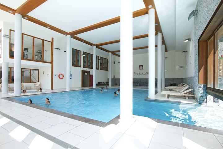 Pools & Facilities