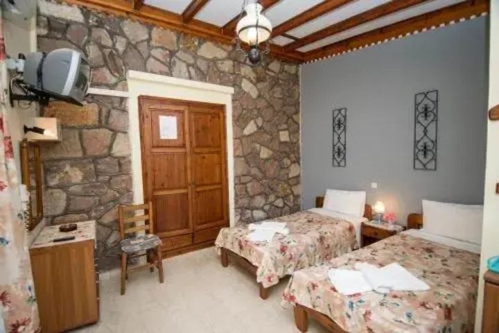 Room 4 of 13