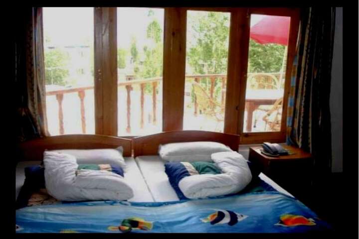Room 10 of 39