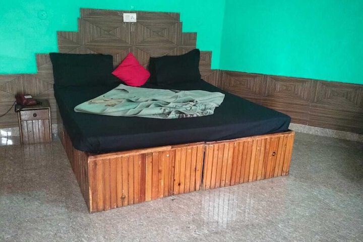 Room 27 of 61