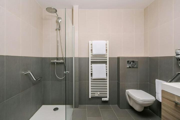 Room 3 of 6
