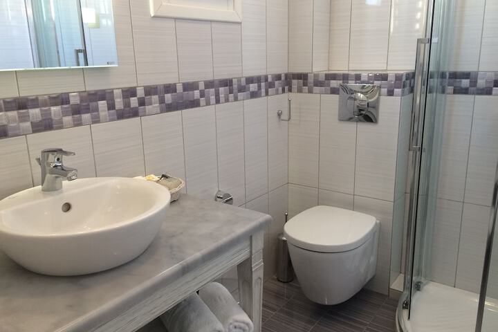 Room 60 of 208