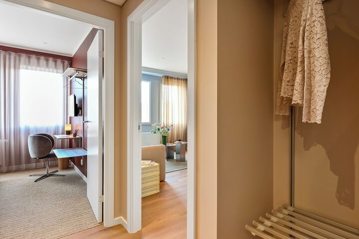 Room 15 of 40