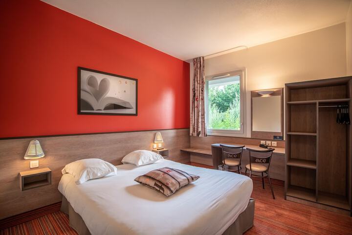 Room 3 of 30