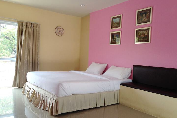 Room 9 of 36