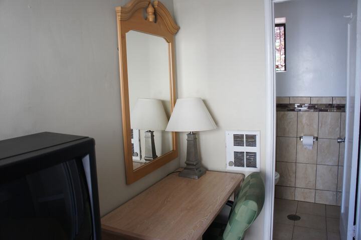 1 Queen Bed (1 of 8)