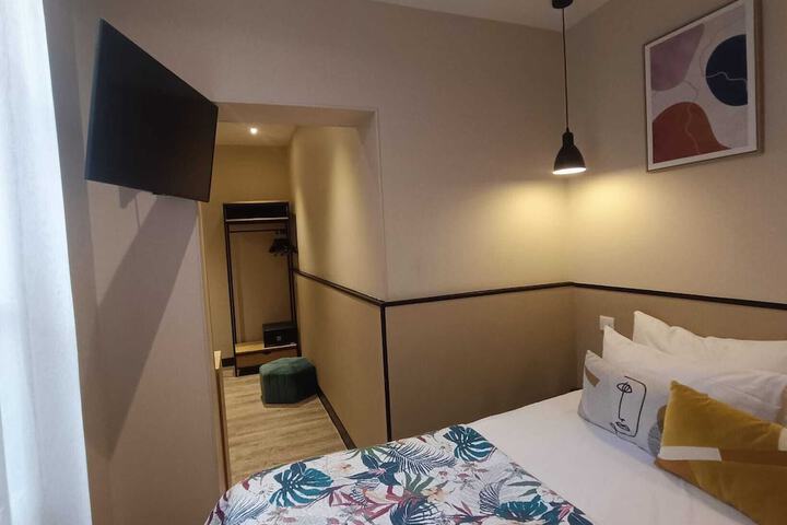 Room 43 of 64