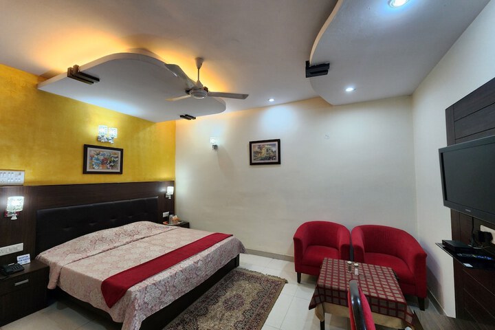 Room 7 of 15