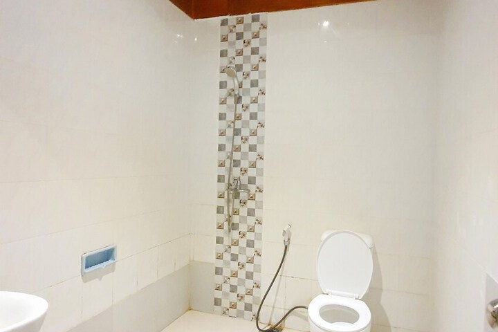 Clean Restrooms