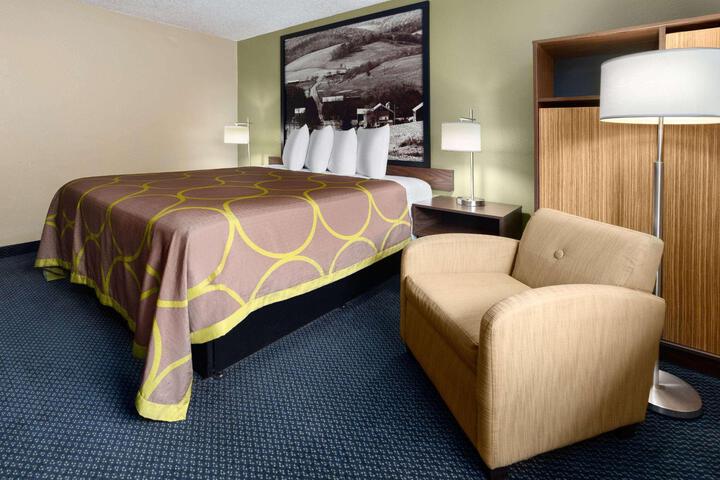 1 King Bed (3 of 3)