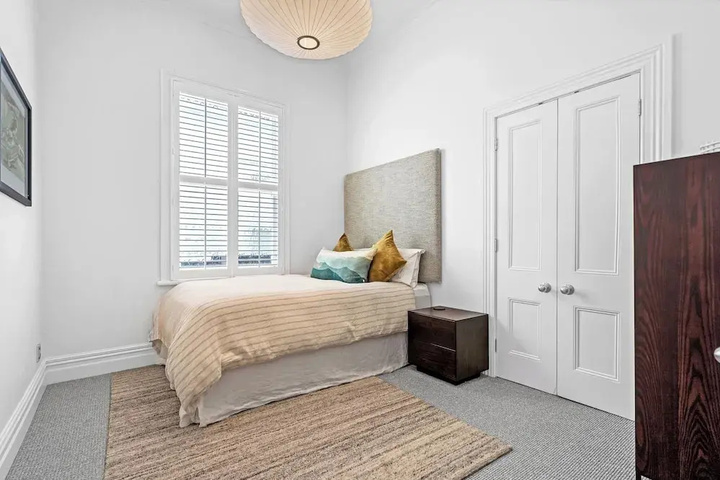 Room 6 of 20