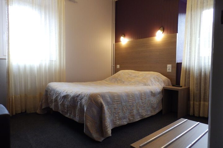 Room 2 of 40