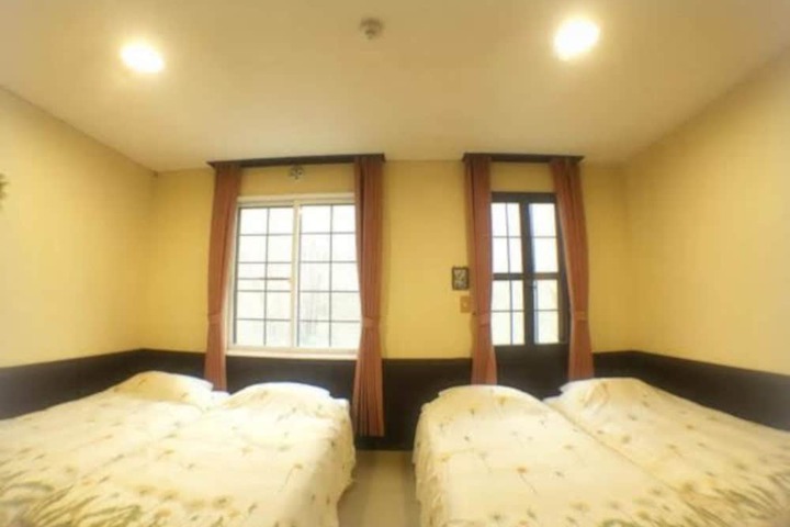 Room 5 of 78