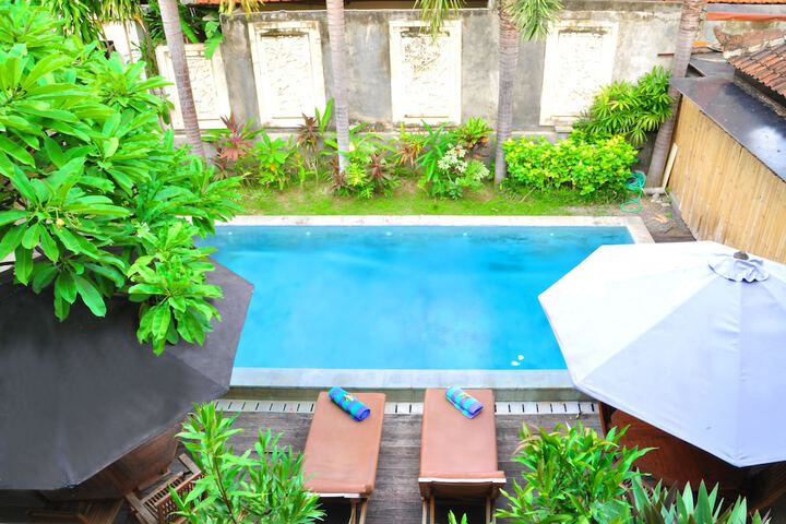 Hotel with Pool