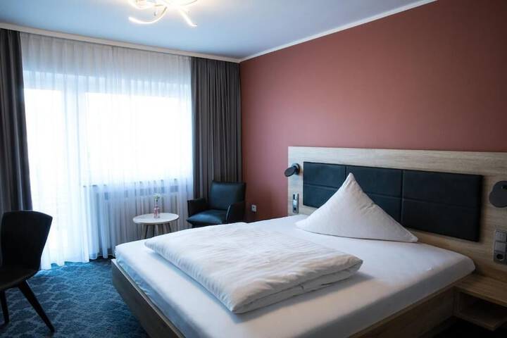Room 10 of 32