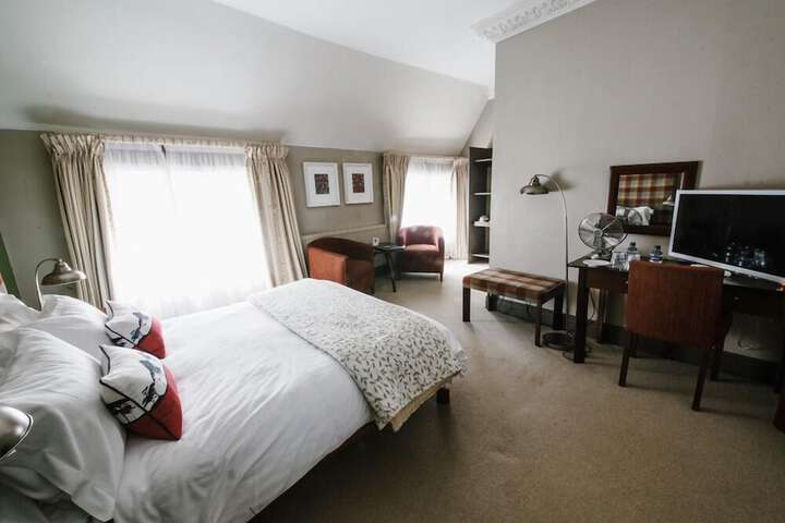 Room 5 of 37