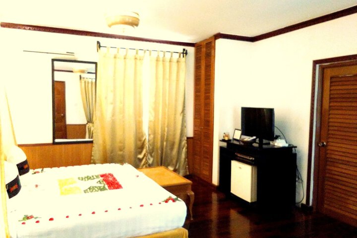 Room 13 of 68
