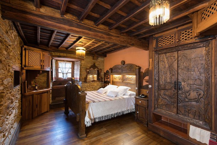Room 4 of 31