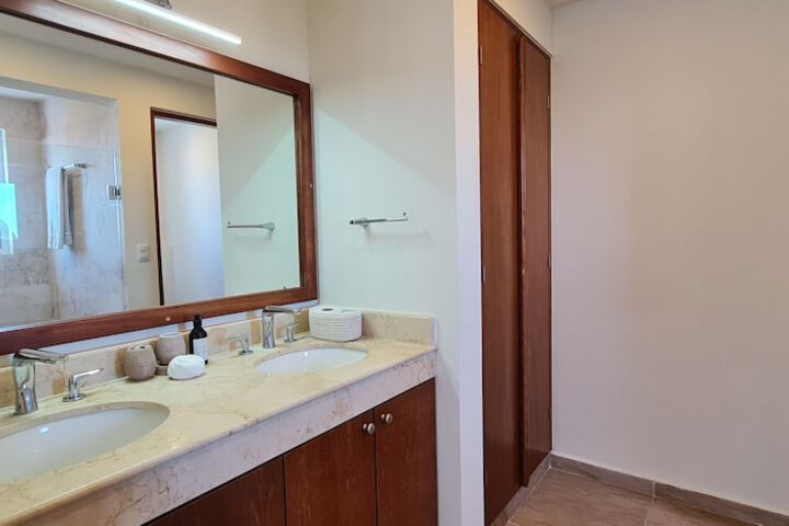 Room 16 of 26
