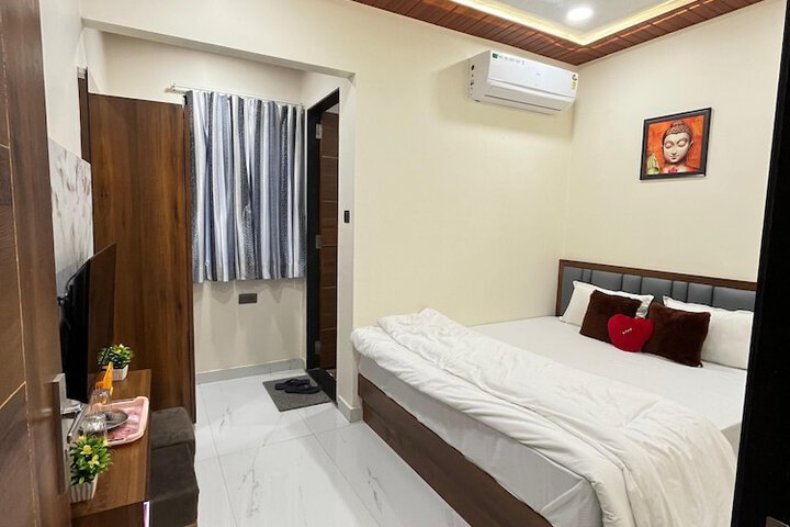 Room 12 of 17