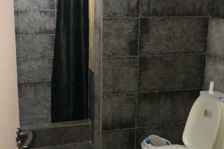 Room 2 of 2