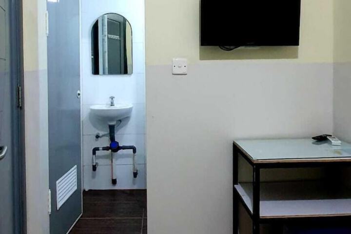 Room 8 of 21