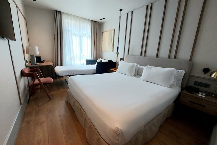 Room 35 of 93