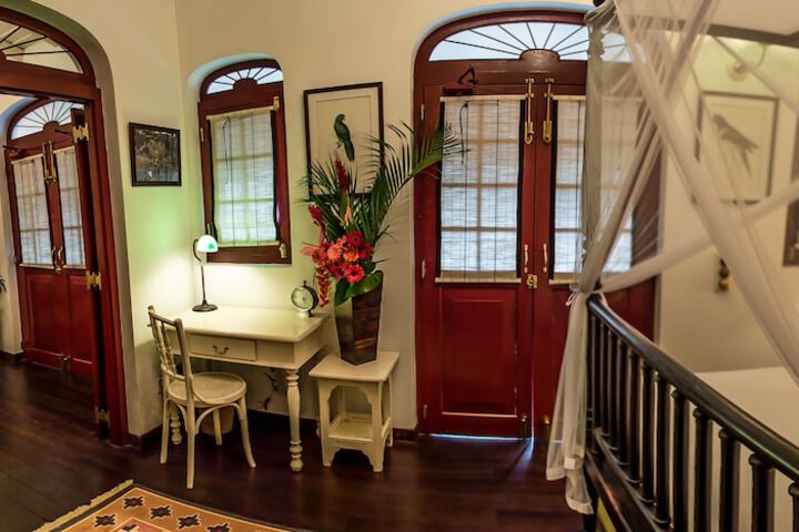 Room 8 of 27