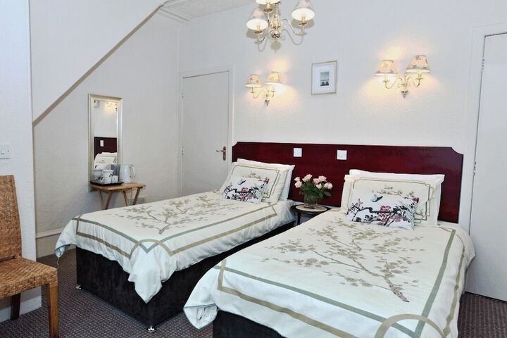Room 4 of 23